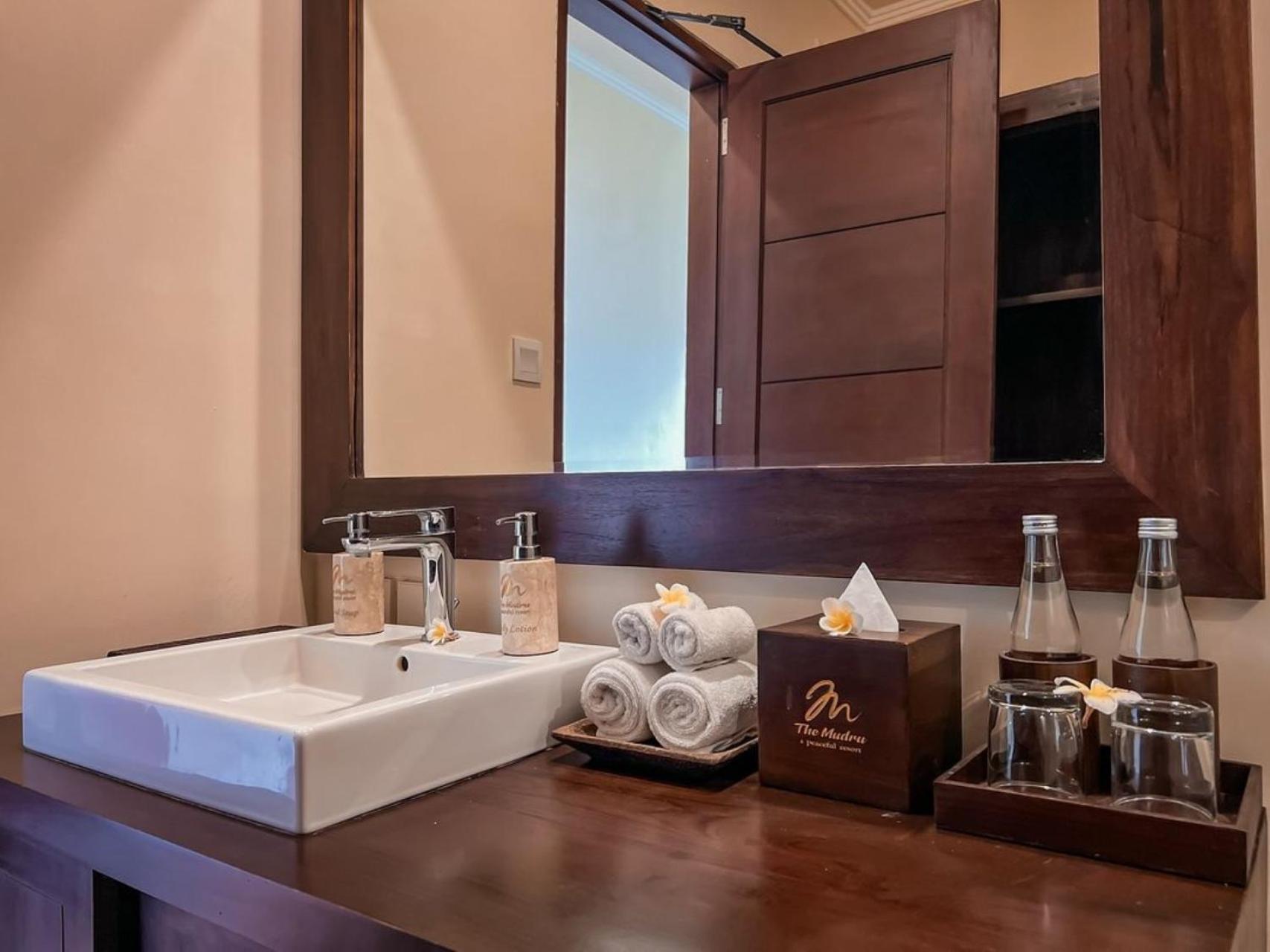 The Mudru Resort By Pramana Villas ウブド エクステリア 写真